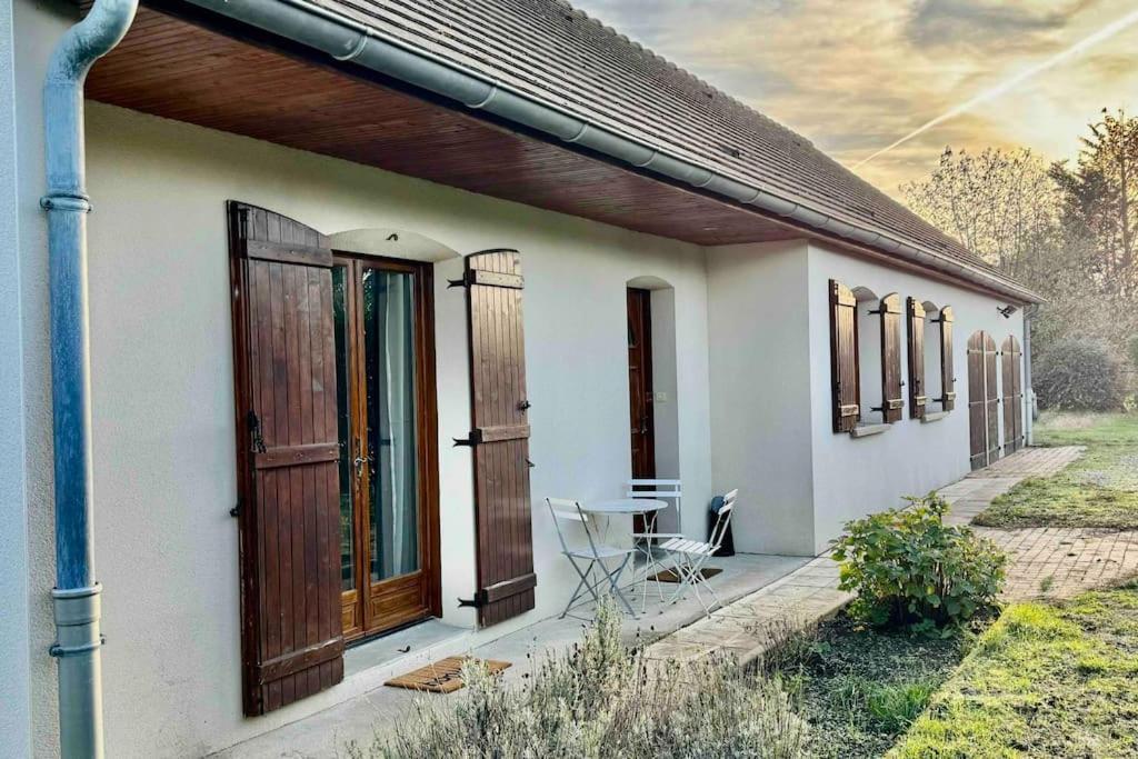Gite 3 Etoiles Les Gourlines Avec Balneo, Veranda, Piscine Et Garage Avermes Bagian luar foto