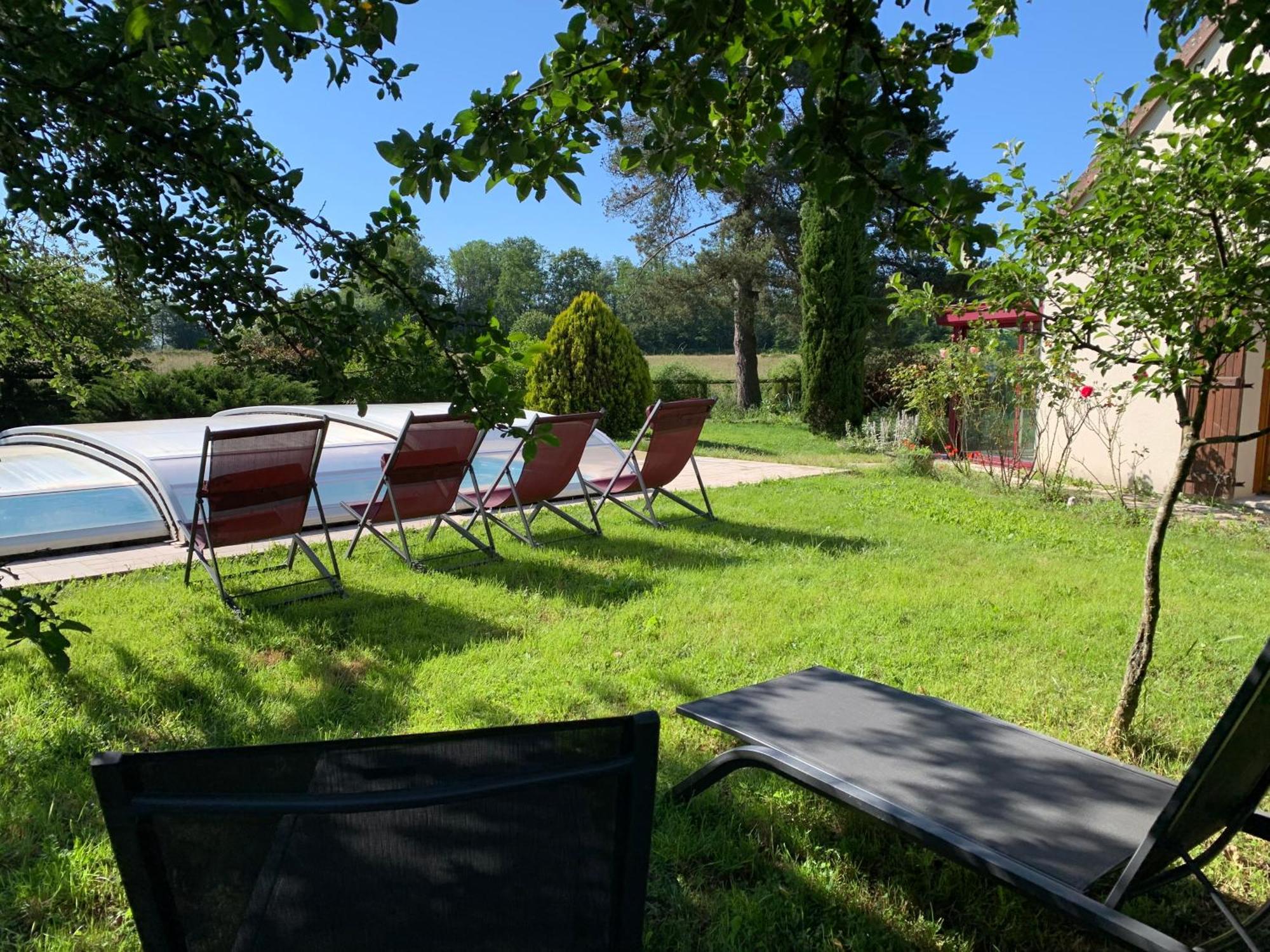 Gite 3 Etoiles Les Gourlines Avec Balneo, Veranda, Piscine Et Garage Avermes Bagian luar foto